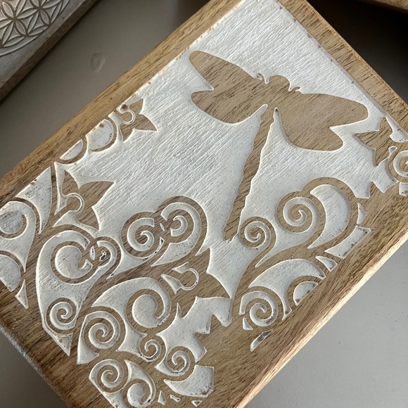 Wood carved box - Picture 5 of 9